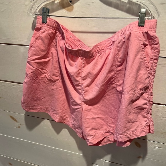 Columbia women’s size XXL Pink Casual Shorts, pockets and drawstring, EUC - Picture 1 of 10